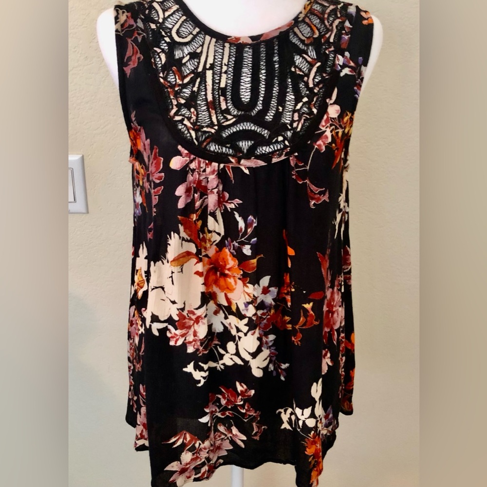 Sundance Black Floral Blouse with Lace Accent EUC